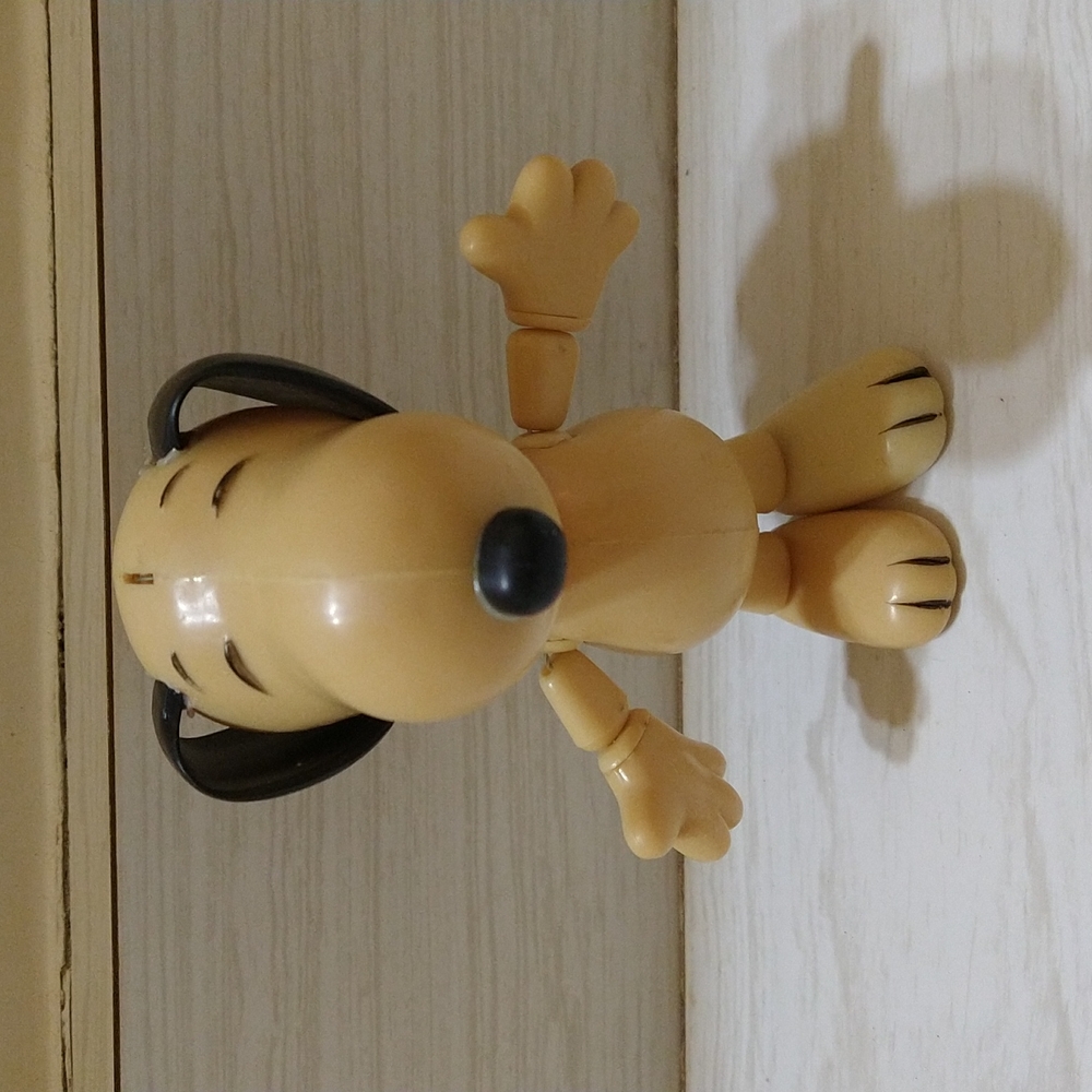 Vintage Snoopy 1958,1966 United Feature Syndicate, PVC Plastic Toy Doll